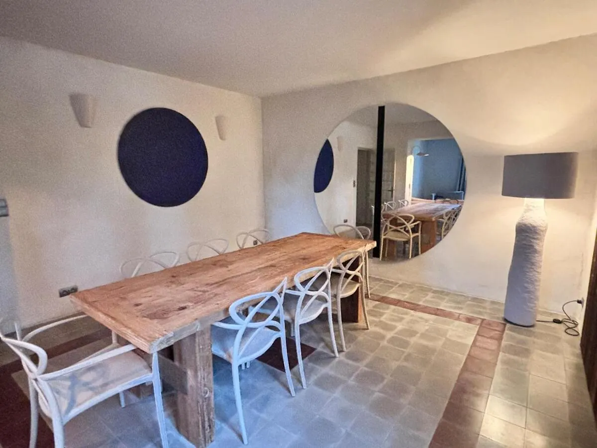 Ideal Festival D Avignon Magnifique Mas Avec Piscine Et Jacuzzi Althen-des-Paluds 0*,